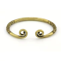 Réz nyitott karkötő