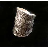 Hill Tribe gyűrű ezüst törzsi minta 9 gr. Hill Tribe gyűrű ezüst törzsi minta 9 gr.