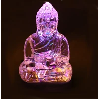 Buddha szobor megvilágítással