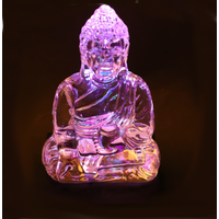 Buddha szobor megvilágítással 