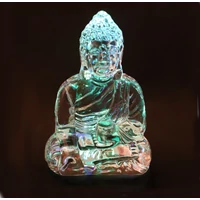 Buddha szobor megvilágítással