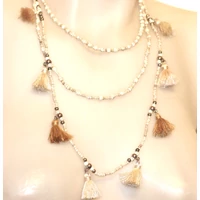 3 soros bojtos krém nyaklánc