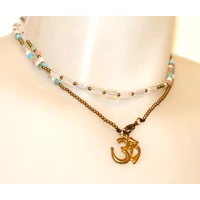 Om medálos köves nyaklánc