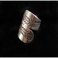Hill Tribe  gyűrű ezüst virág 9 gr. Hill Tribe  gyűrű ezüst virág 9 gr.